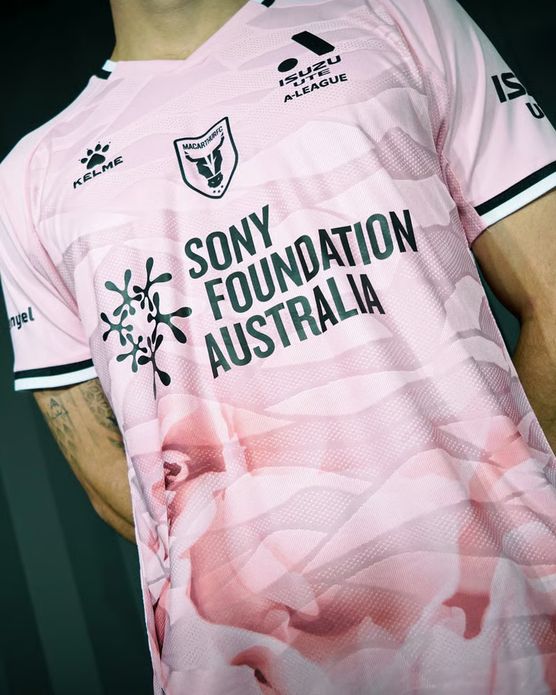 Kinder Macarthur FC 2024/25 Drittes Charity Shirt