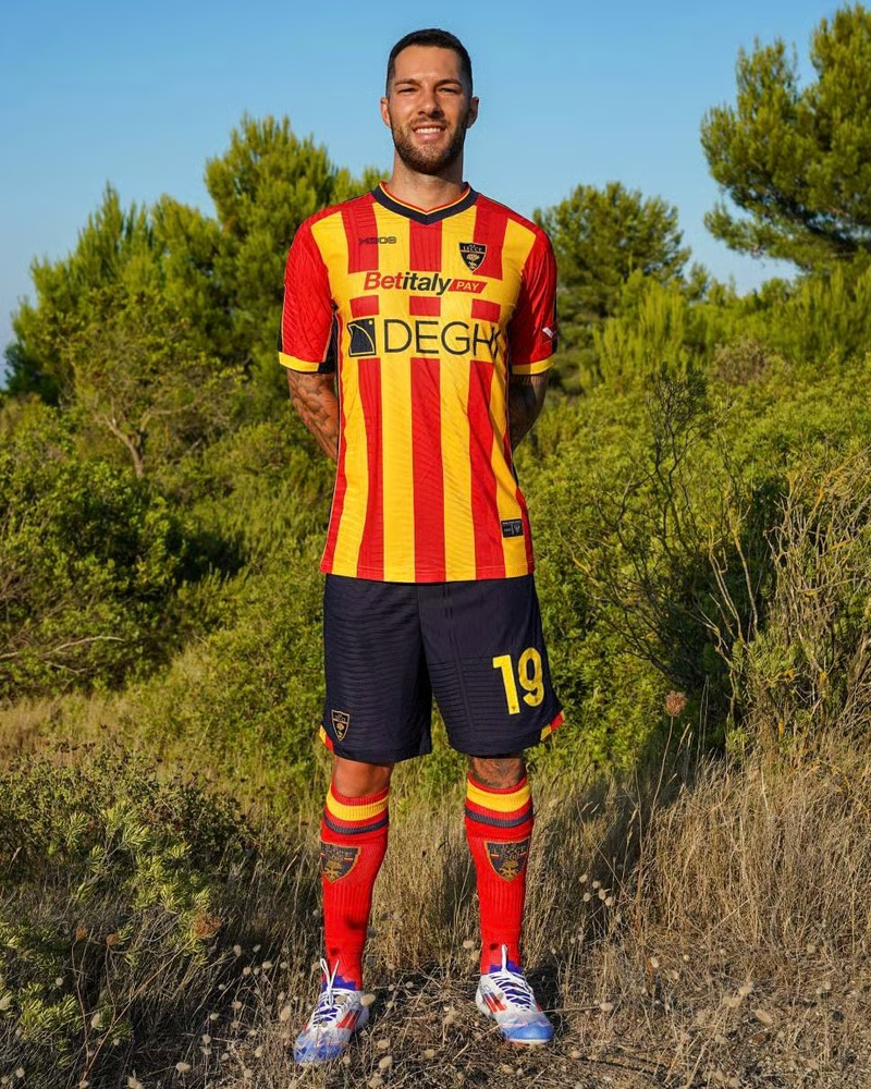 Kinder Lecce 2024/25 Heimshorts