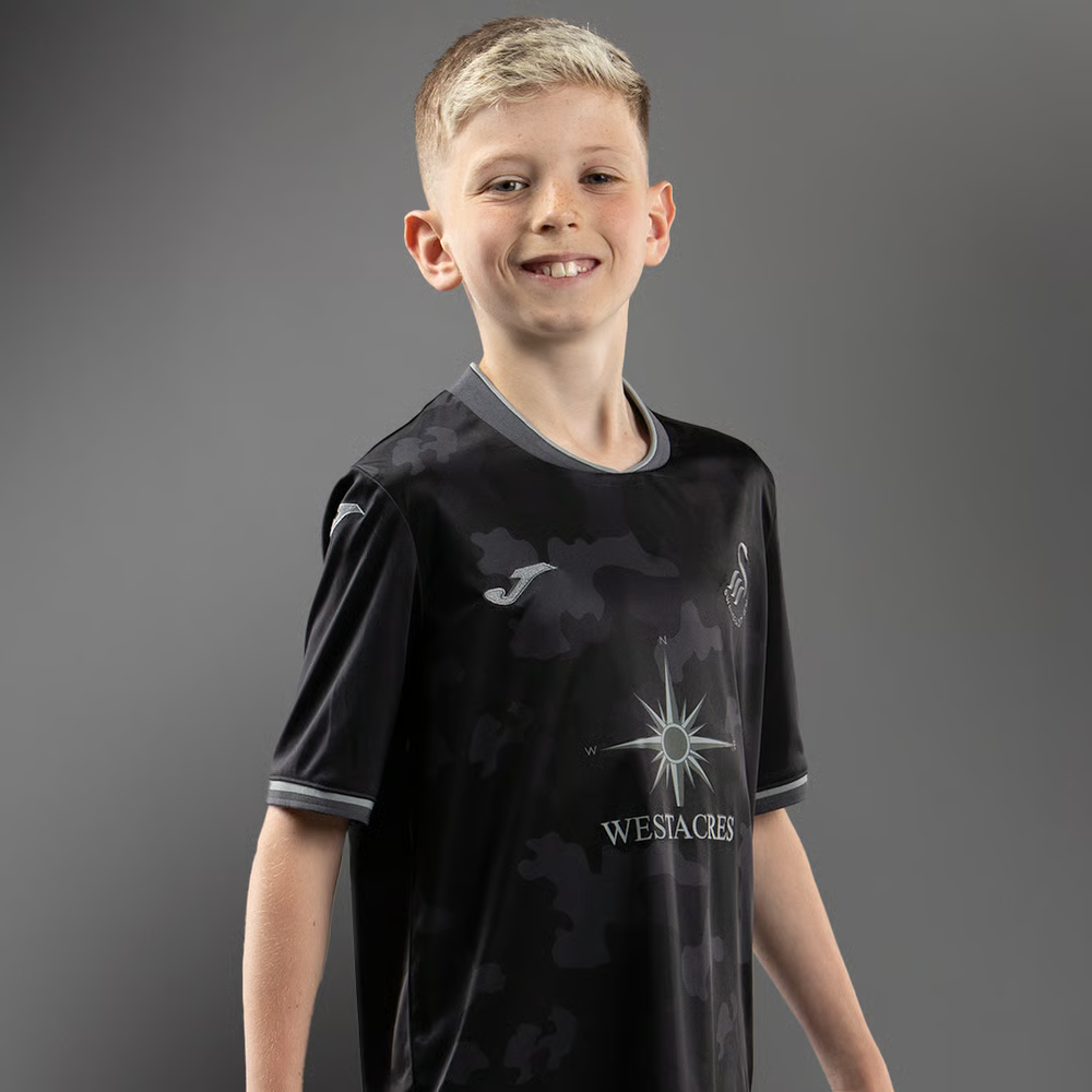 Kind Swansea City 2024/25 Auswärtstrikot