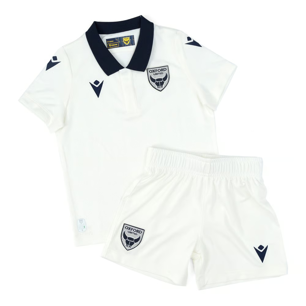 Kind Oxford United 2024/25 Auswärtskit
