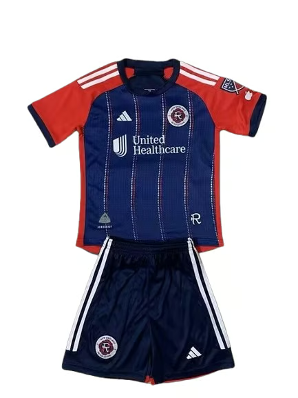 Kinder New England Revolution 2025 Heim Kit
