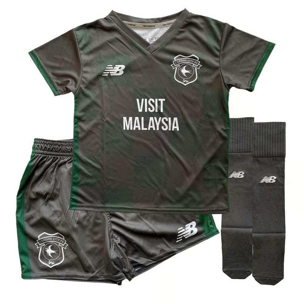 Kind Cardiff City 2024/25 Auswärtskit